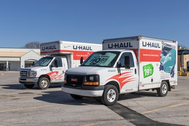 Uhaul truck Things That Are 10 Feet Long