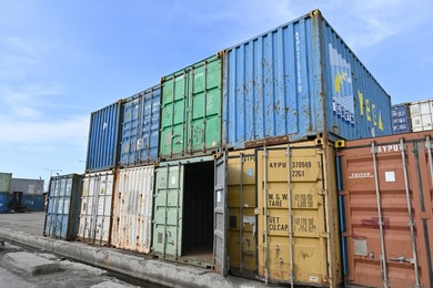 10 Shipping Containers